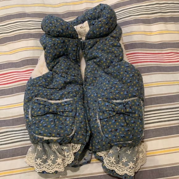 Size 2 fuzzy fancy vest - Picture 1 of 3